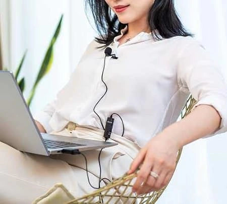 BOYA BY-M1 Professional Lavalier Microphone with 3.5mm connector, compatible with smartphones, DSLR cameras, laptops and audio recorders for video recording, interviews and live streaming.